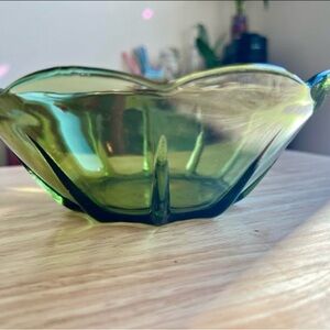 Vintage avocado green anchor hocking glass bowl